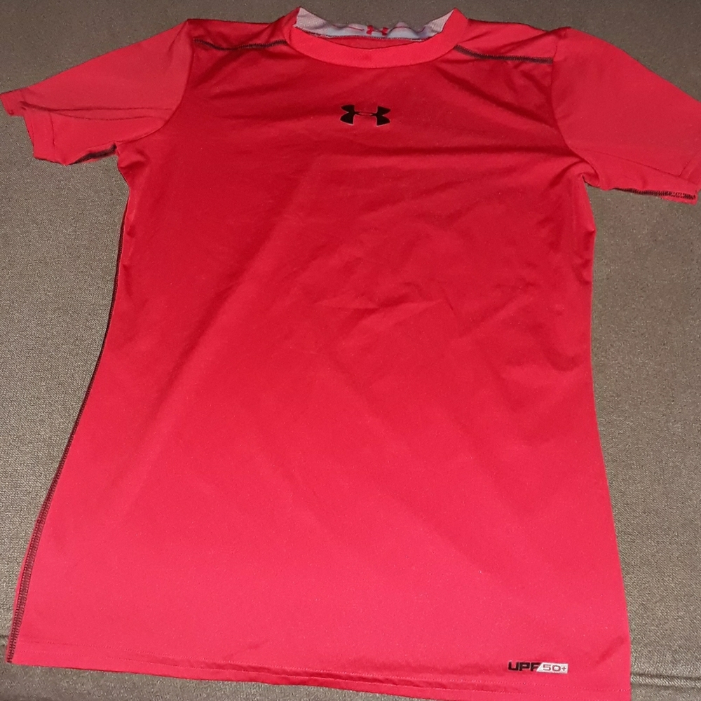 Under armour red short sleeve tee.